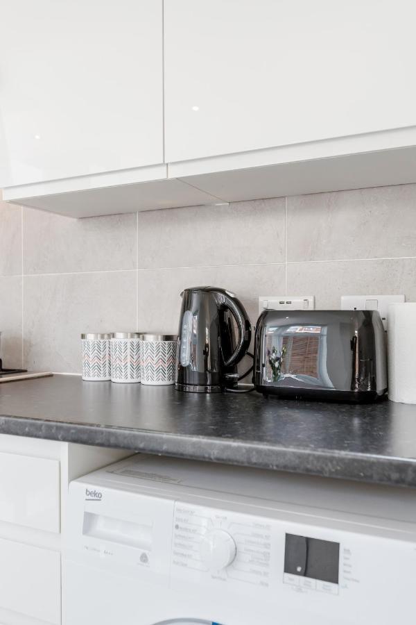 2 Bedroom Serviced Apartment London Exterior photo